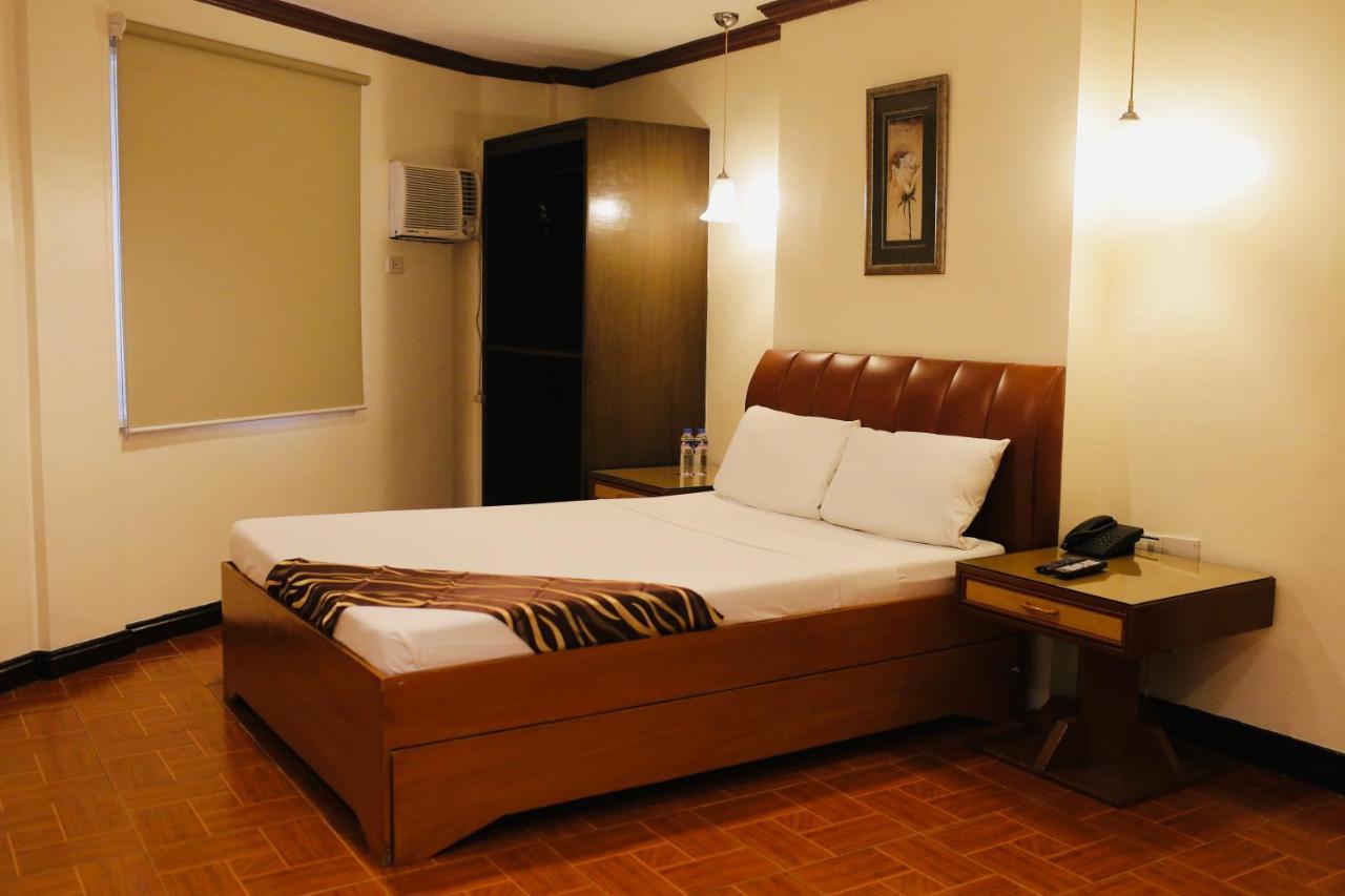 Amalfi718 Hotel Lipa City Zewnętrze zdjęcie