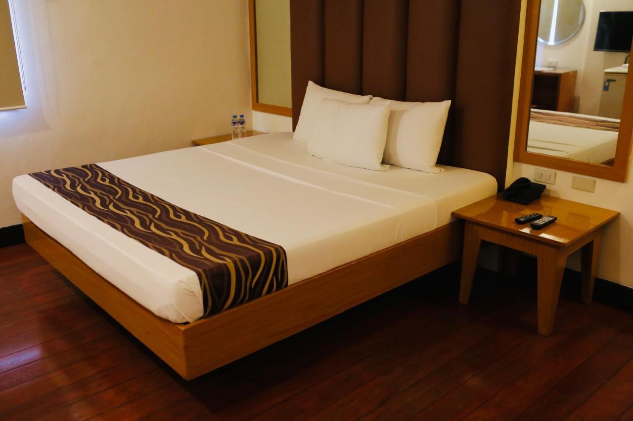 Amalfi718 Hotel Lipa City Zewnętrze zdjęcie