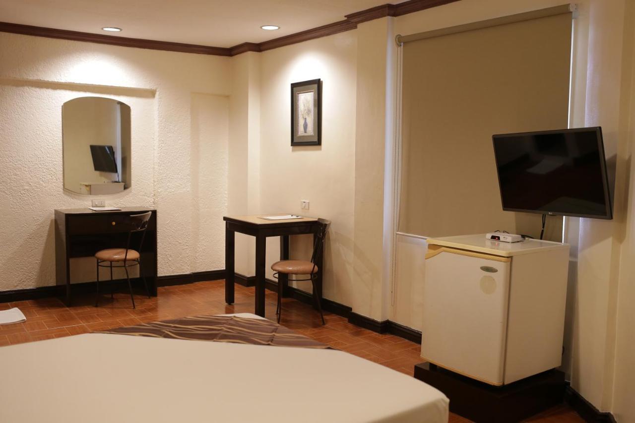 Amalfi718 Hotel Lipa City Zewnętrze zdjęcie