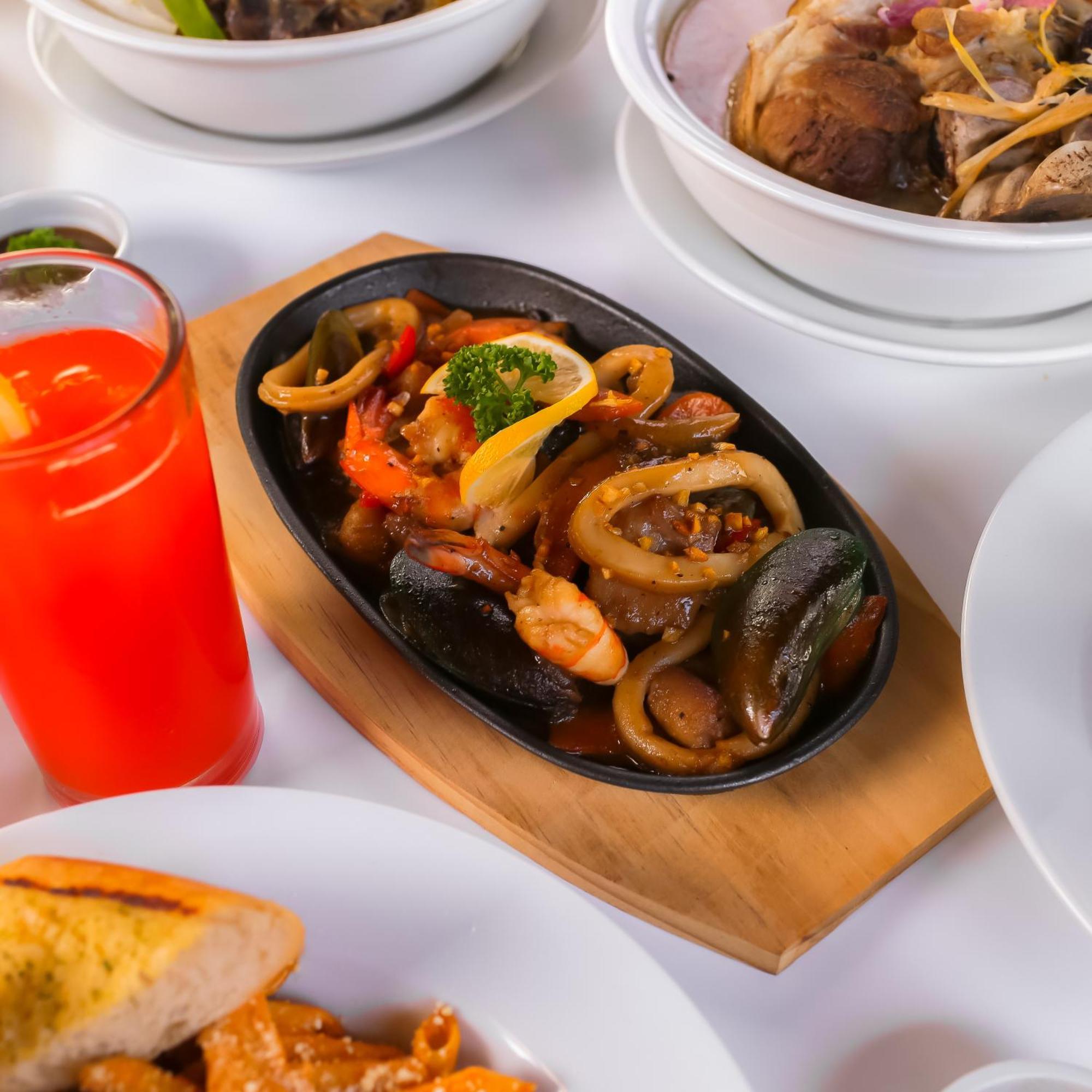 Amalfi718 Hotel Lipa City Zewnętrze zdjęcie